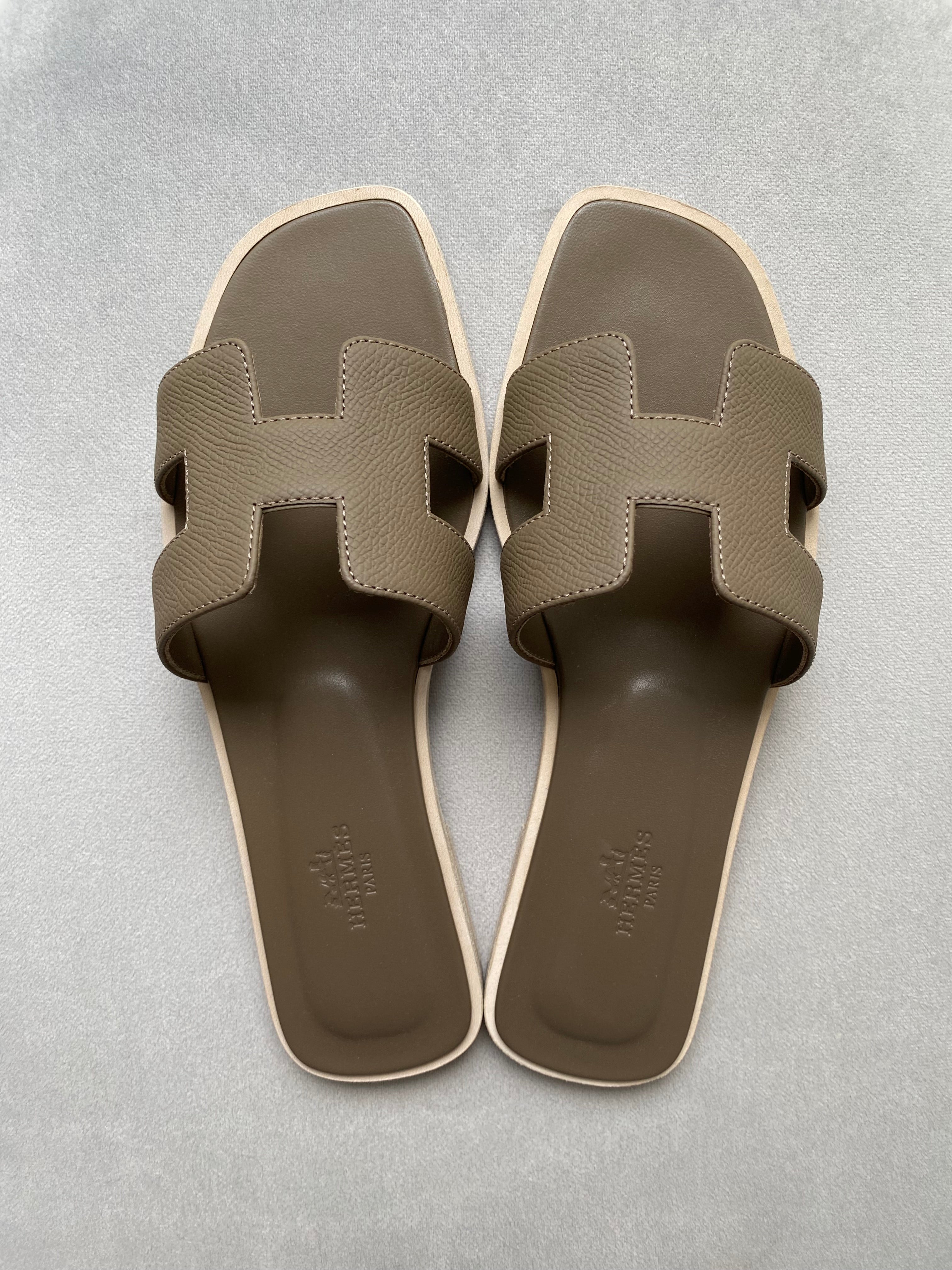 HERMÈS Oran Sandals in Etoupe