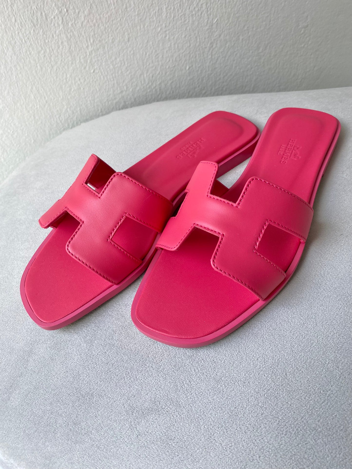 HERMÈS Oran Sandals in Rose Vinicunca