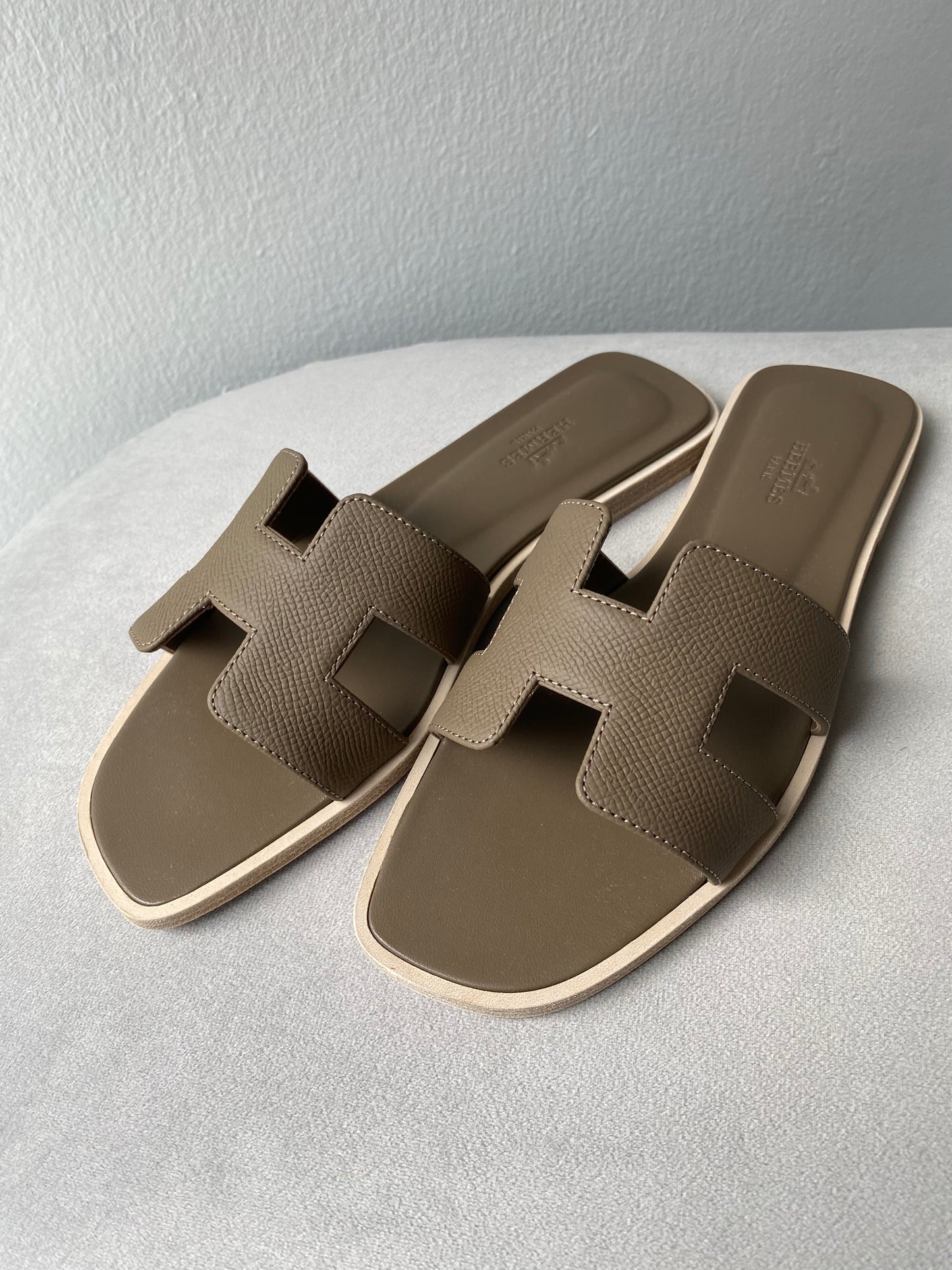 HERMÈS Oran Sandals in Etoupe