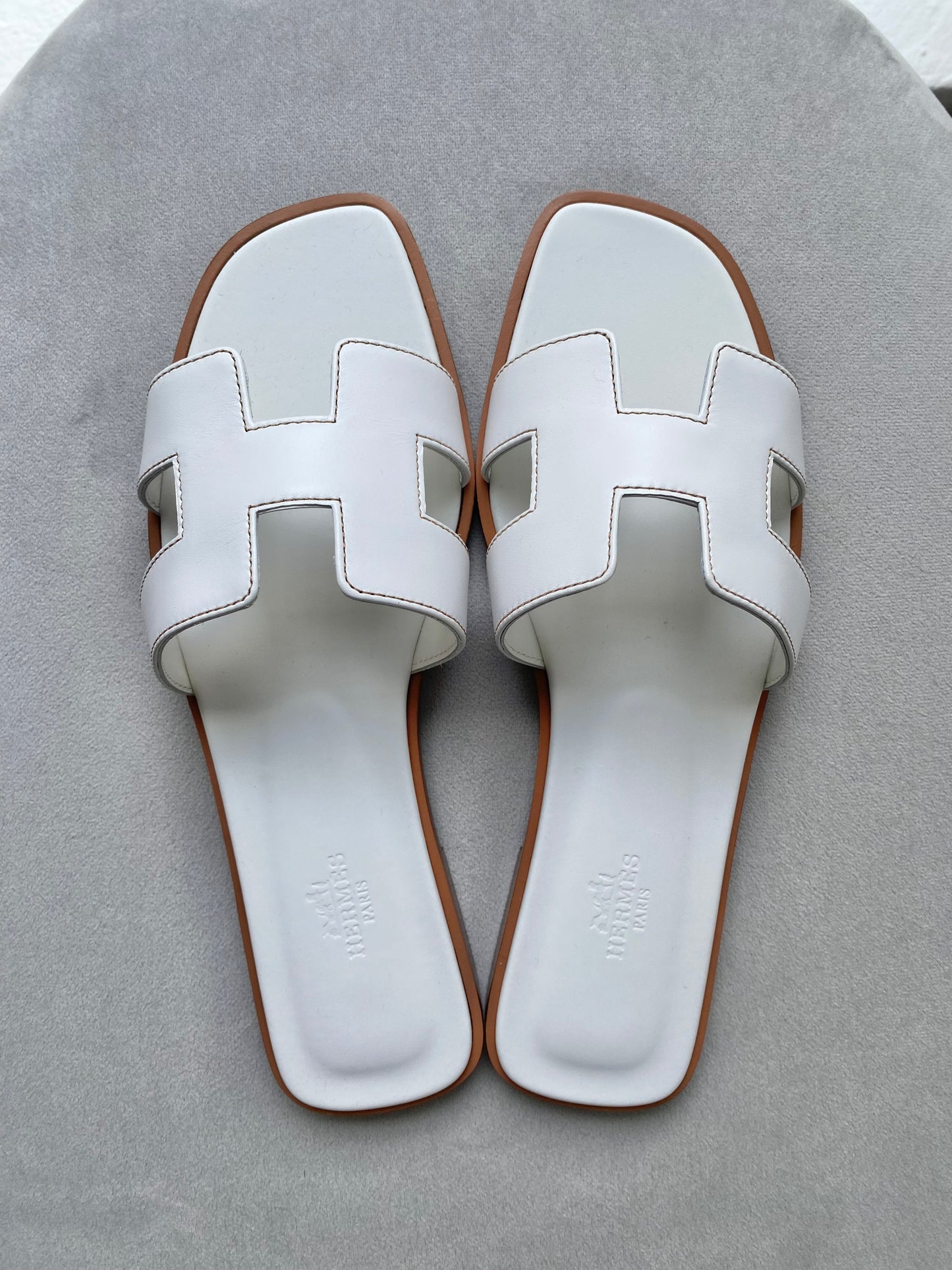 HERMÈS Oran Sandals in White