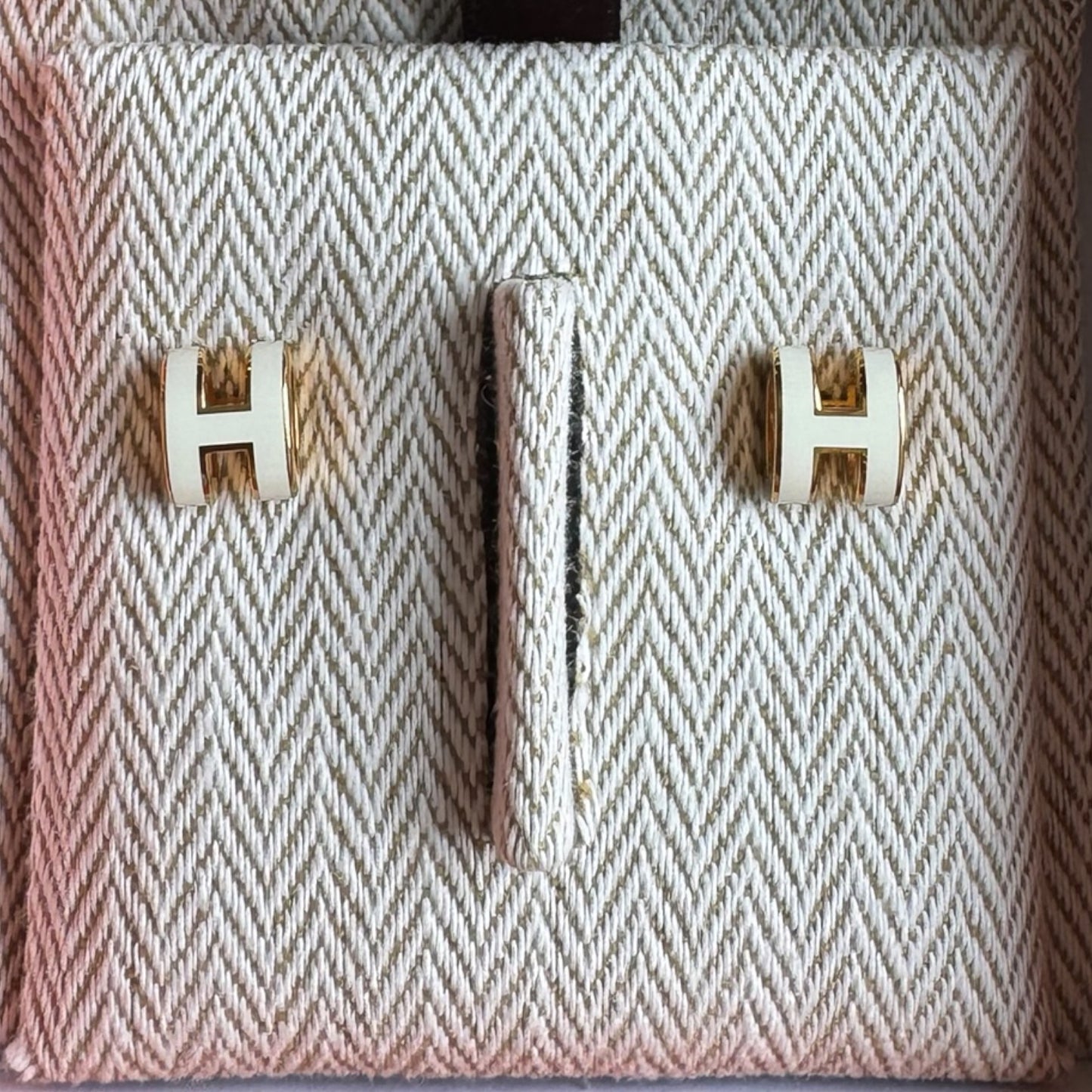Hermès Mini Pop H Earrings White GHW